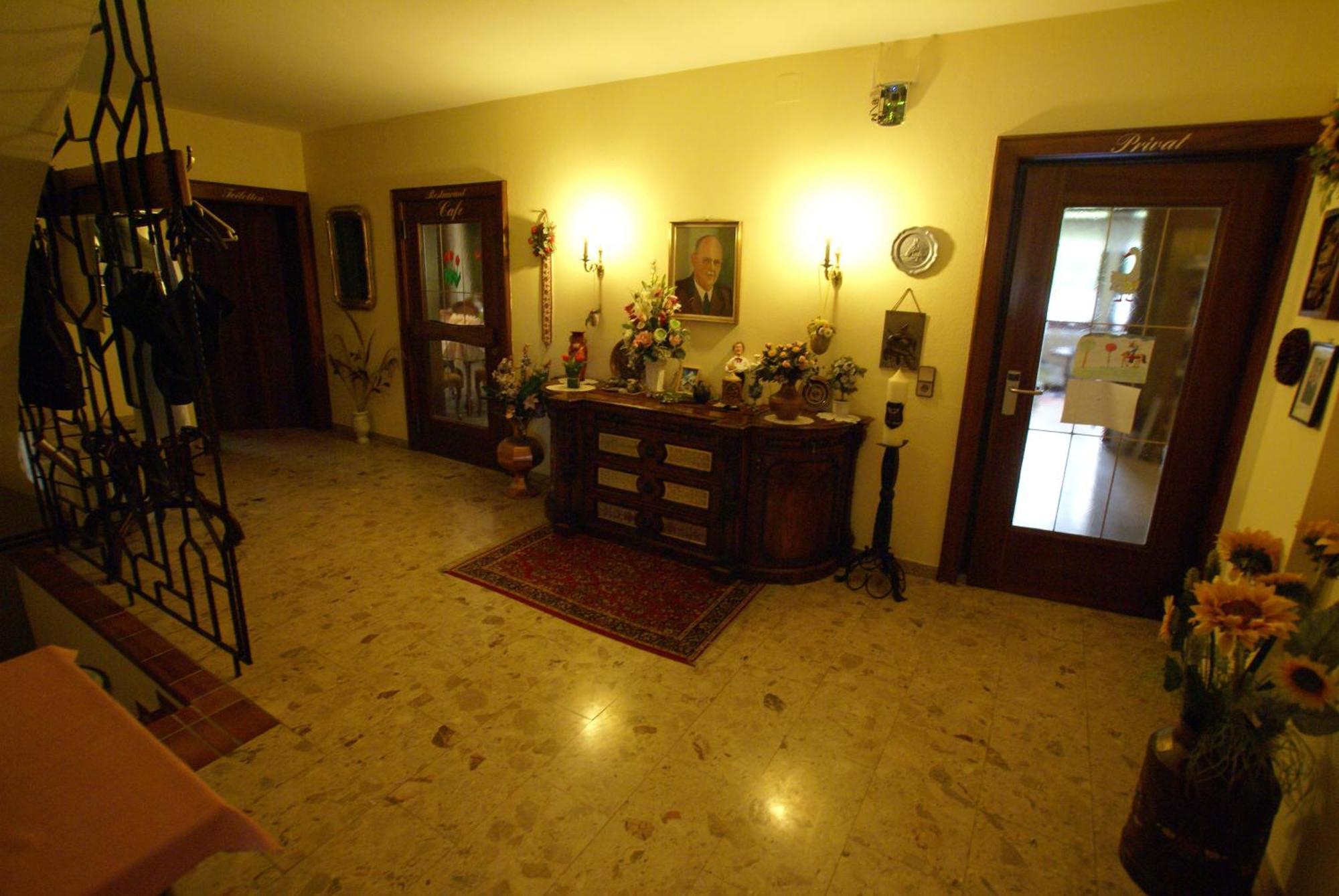 Gasthof Hotel Zur Post Ferlach Zewnętrze zdjęcie
