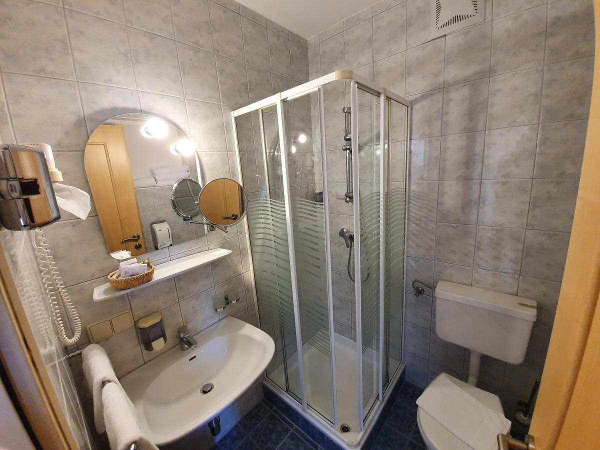 Gasthof Hotel Zur Post Ferlach Zewnętrze zdjęcie
